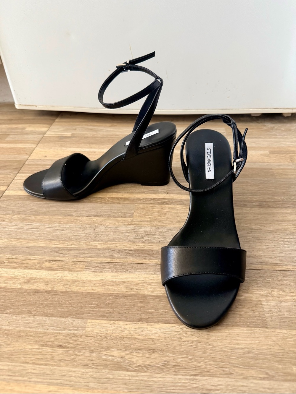 Steve Madden Myka Black Leather Wedge Ankle Strap Sandals Women's Size 8 NWOT